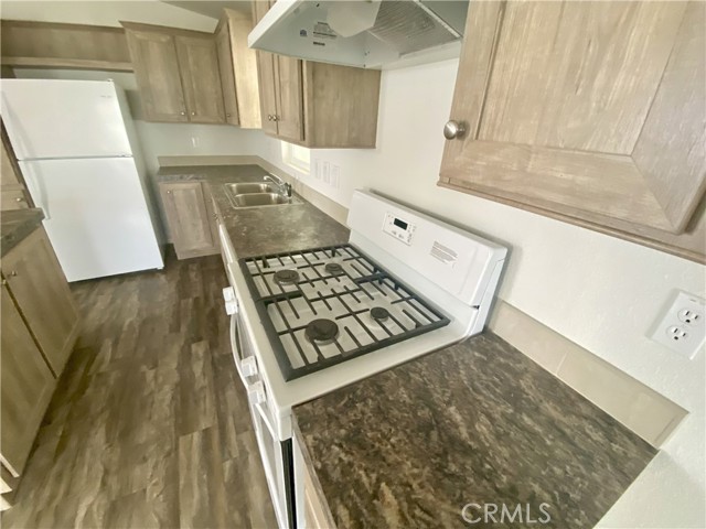 900 Coronado Street, Needles CA: https://media.crmls.org/medias/e3df3b4b-8861-4563-8ad4-dac09519a838.jpg