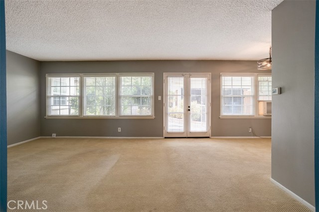 Detail Gallery Image 7 of 35 For 1906 Amber Ln, Burbank,  CA 91504 - 3 Beds | 1 Baths