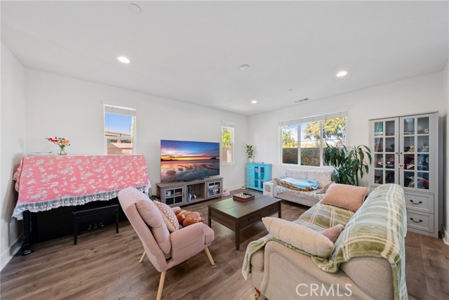 Detail Gallery Image 12 of 34 For 12938 Meridian Ct, Corona,  CA 92880 - 4 Beds | 3/1 Baths