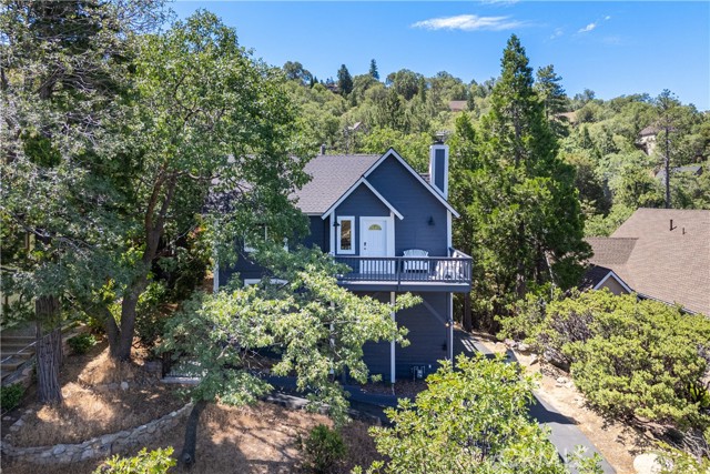 28833 Manitoba Drive, Lake Arrowhead CA: https://media.crmls.org/medias/e3e28363-ce65-4a08-9002-8604f27da311.jpg