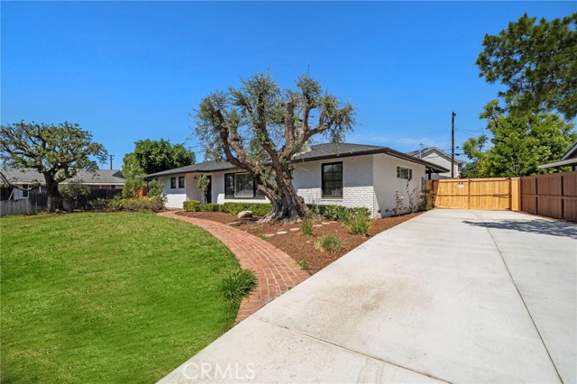 Detail Gallery Image 4 of 50 For 18661 Vale, Santa Ana,  CA 92705 - 4 Beds | 2 Baths