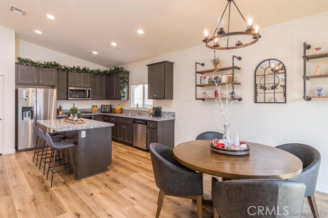 Detail Gallery Image 9 of 36 For 11359 Quail Hollow St, Victorville,  CA 92392 - 4 Beds | 3 Baths