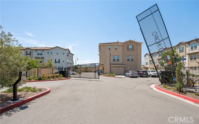 22310 Spanish Oak Court, Torrance CA: https://media.crmls.org/medias/e3e2fb56-826c-4ee8-9faa-a92aa425a943.jpg