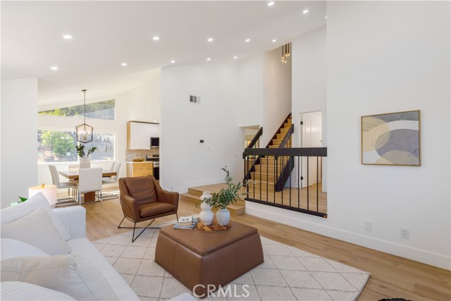 Detail Gallery Image 7 of 52 For 8043 Hillandale Dr, San Diego,  CA 92120 - 4 Beds | 2/1 Baths