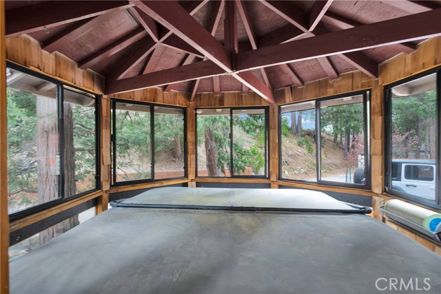 825 Grass Valley Road, Lake Arrowhead CA: https://media.crmls.org/medias/e3e36d69-ed3c-41c7-a918-adf6ecd28974.jpg