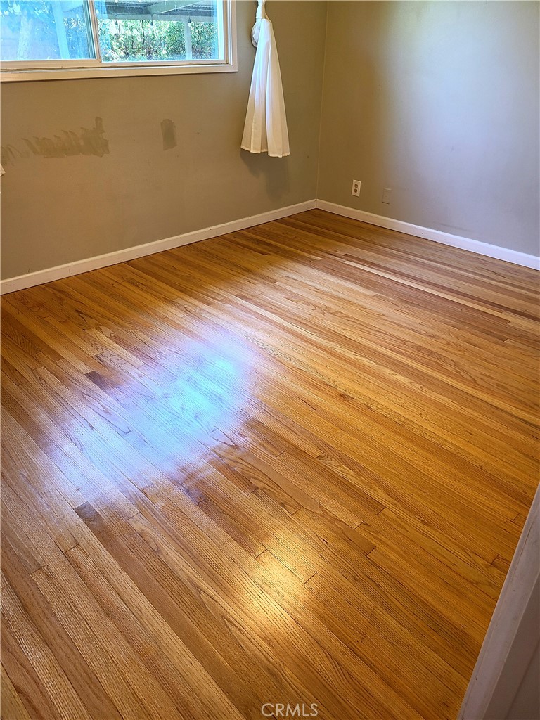https://media.crmls.org/medias/e3e379b9-475d-47e0-b334-3fd2d546c1ca.jpg?preset=X-Large