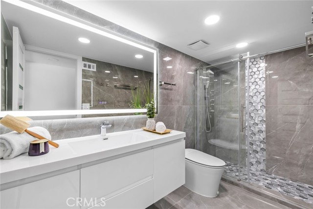 Detail Gallery Image 19 of 35 For 20101 Greenbriar Dr, Tarzana,  CA 91356 - 5 Beds | 4 Baths