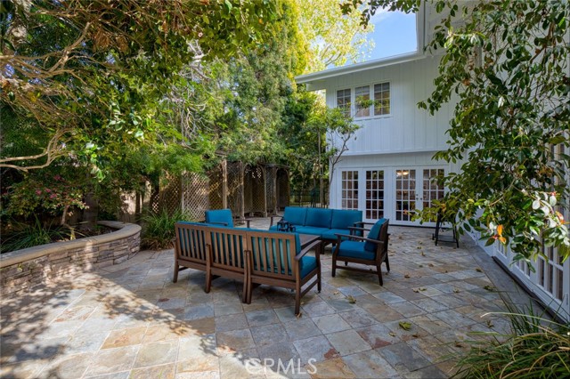 Detail Gallery Image 7 of 43 For 16842 Harkness, Huntington Beach,  CA 92649 - 4 Beds | 2/1 Baths