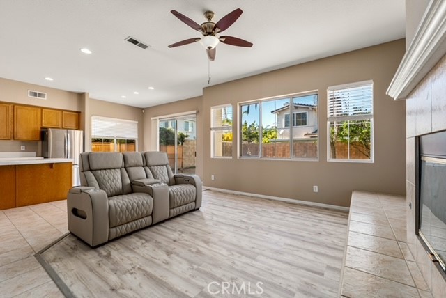 Detail Gallery Image 16 of 44 For 2828 Augusta, Santa Ana,  CA 92706 - 5 Beds | 4 Baths