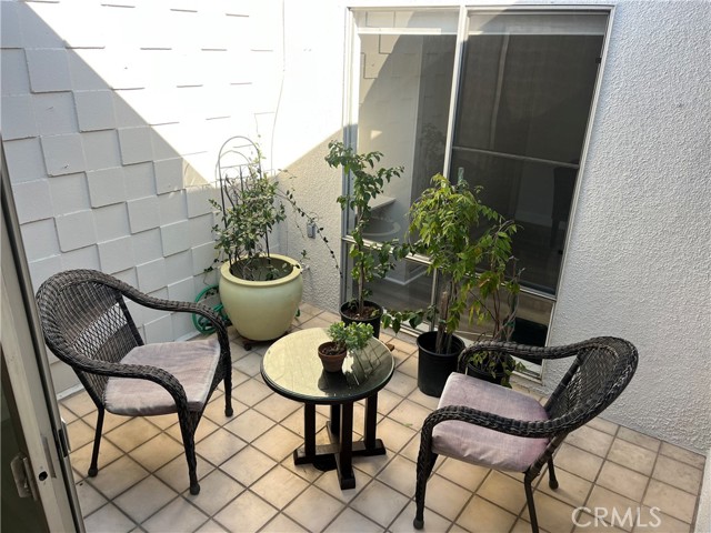 13120 Del Monte Drive, Seal Beach CA: https://media.crmls.org/medias/e3e4eb95-55ec-4823-bd6b-ed5a686c265c.jpg