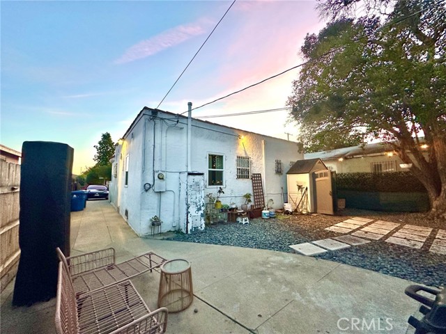 807 E 106th, Los Angeles CA: https://media.crmls.org/medias/e3e503da-4277-454b-8952-6beb77367755.jpg
