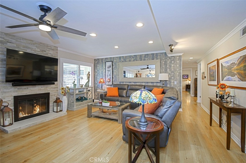 MLS #OC25252443 image #15