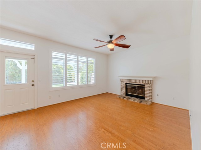 27339 Brighton Lane, Valencia CA: https://media.crmls.org/medias/e3e54c16-0d9f-46b1-a678-b8722291168b.jpg