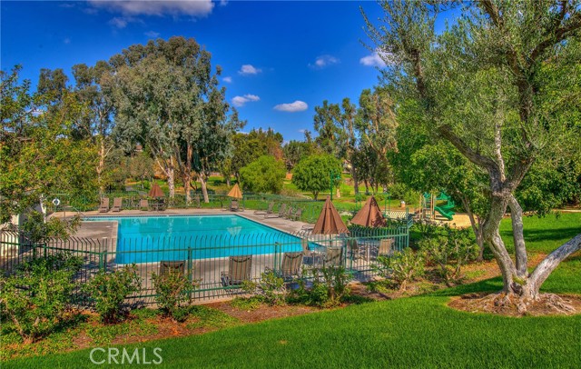8009 E Eucalyptus Trail, Orange CA: https://media.crmls.org/medias/e3e5abc2-afe3-4b8d-b55d-694816b13dd0.jpg