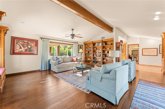 1632 Country Club Drive, Redlands CA: https://media.crmls.org/medias/e3e6300b-9e28-45f8-a960-5592865e562e.jpg