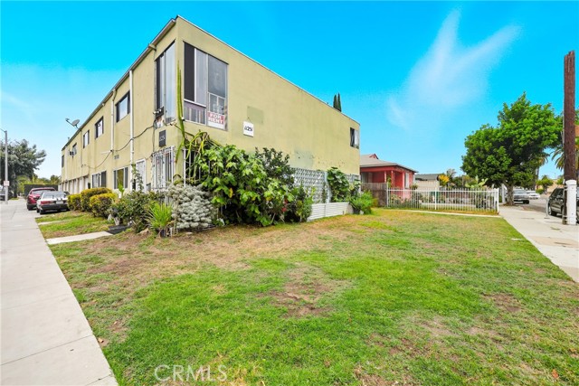 Detail Gallery Image 2 of 11 For 11251 State, Lynwood,  CA 90262 - – Beds | – Baths