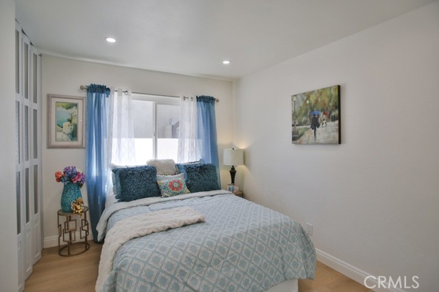 Detail Gallery Image 21 of 39 For 17041 Malta Cir, Huntington Beach,  CA 92649 - 4 Beds | 2 Baths