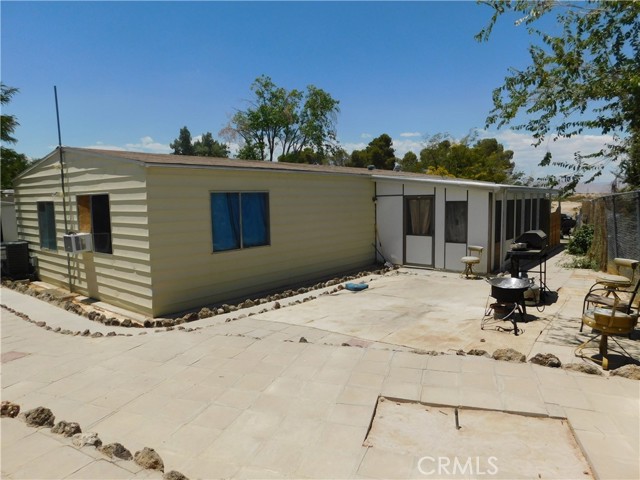 272 Desert Breeze Drive, California City CA: https://media.crmls.org/medias/e3e76f57-08a3-42d6-a43e-69950ade22d8.jpg