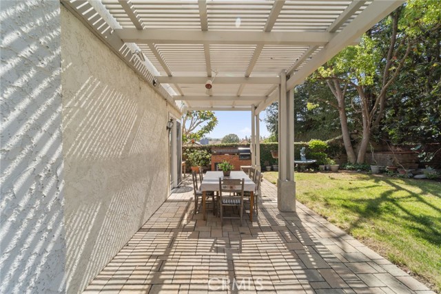 29628 Woodbrook Dr, Agoura Hills CA: https://media.crmls.org/medias/e3e782a8-644c-4436-8141-b56cac0041f2.jpg