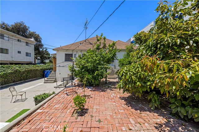 4180 Tujunga Avenue, Studio City CA: https://media.crmls.org/medias/e3e7a644-1e51-4dbc-955e-12336d5bfe80.jpg