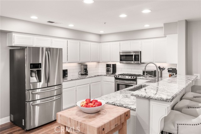 Detail Gallery Image 16 of 53 For 14528 Oxer Ct, Fontana,  CA 92336 - 4 Beds | 3 Baths