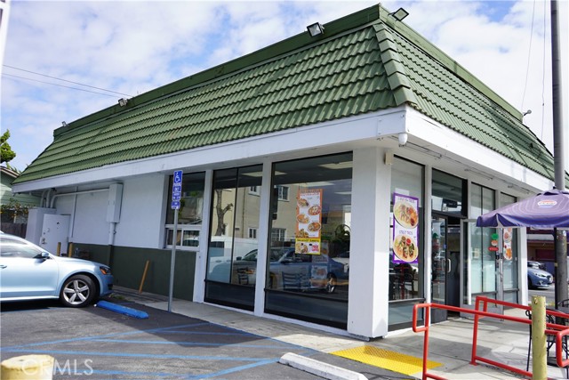 0, Long Beach CA: https://media.crmls.org/medias/e3e8cf45-dd84-4ecb-b58b-95b6a7122328.jpg