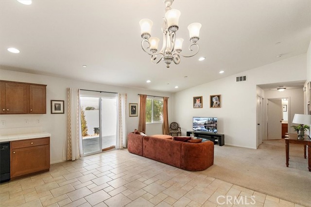 905 Broadway Avenue, Barstow CA: https://media.crmls.org/medias/e3e95a97-bd8e-401b-aab1-1227f84268e7.jpg