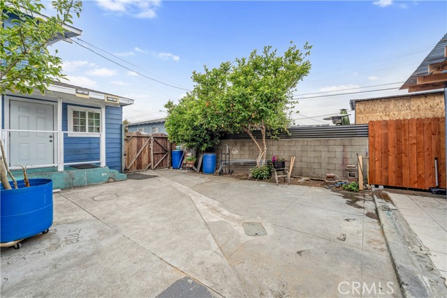 6324 Denver Avenue, Los Angeles CA: https://media.crmls.org/medias/e3e98285-c2bb-45f0-9466-30207b9e54fc.jpg