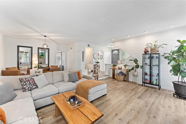 Detail Gallery Image 11 of 51 For 19431 Ranch Ln #101,  Huntington Beach,  CA 92648 - 4 Beds | 3/1 Baths