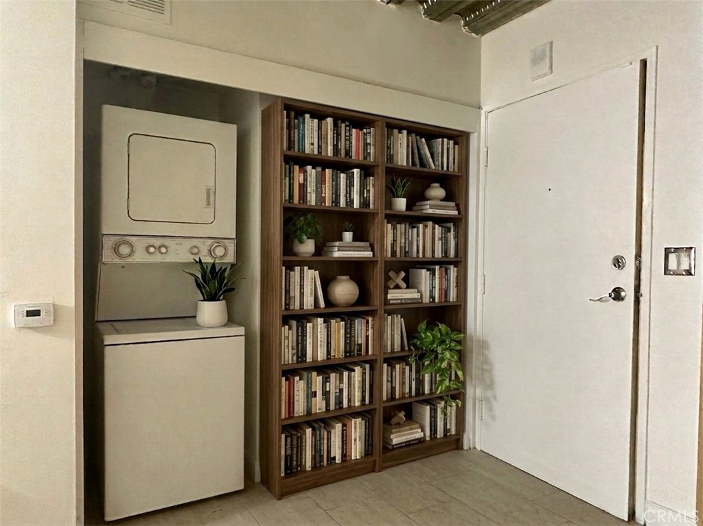 https://media.crmls.org/medias/e3eaadfb-408e-4248-89fd-46aa293be350.jpg?preset=X-Large