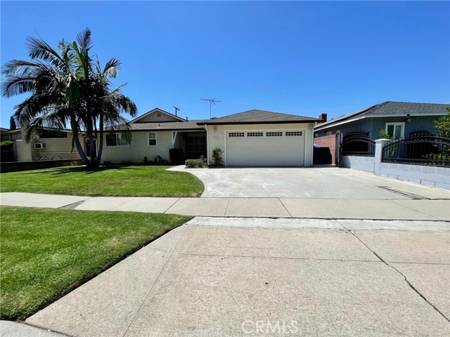 861 Helmsdale Ave, La Puente, CA 91744