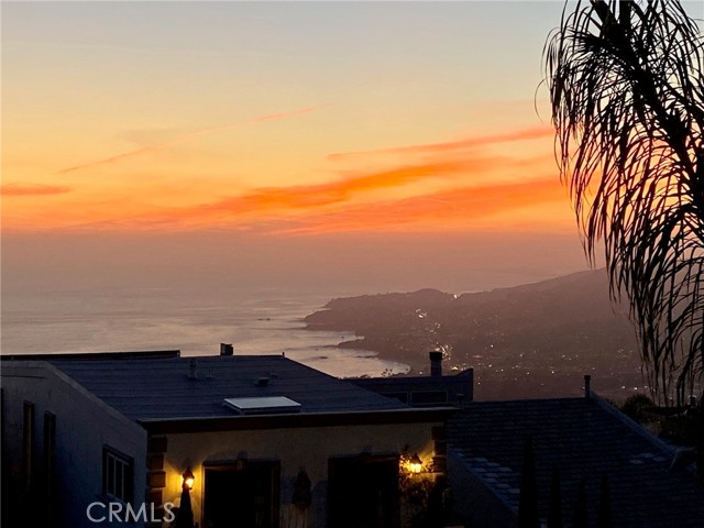 Detail Gallery Image 4 of 29 For 1164 Miramar St, Laguna Beach,  CA 92651 - 2 Beds | 2 Baths