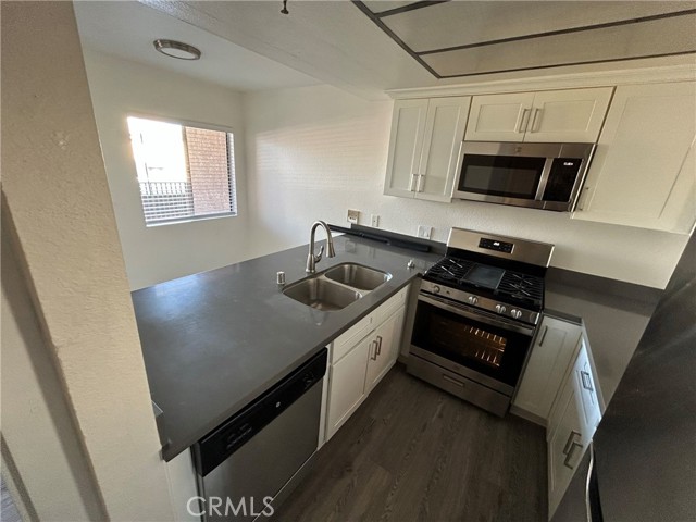 Detail Gallery Image 8 of 20 For 12617 Eucalyptus Ave, Hawthorne,  CA 90250 - – Beds | – Baths