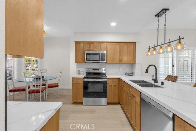 Detail Gallery Image 8 of 45 For 280 Vista Royale Cir, Palm Desert,  CA 92211 - 2 Beds | 2 Baths