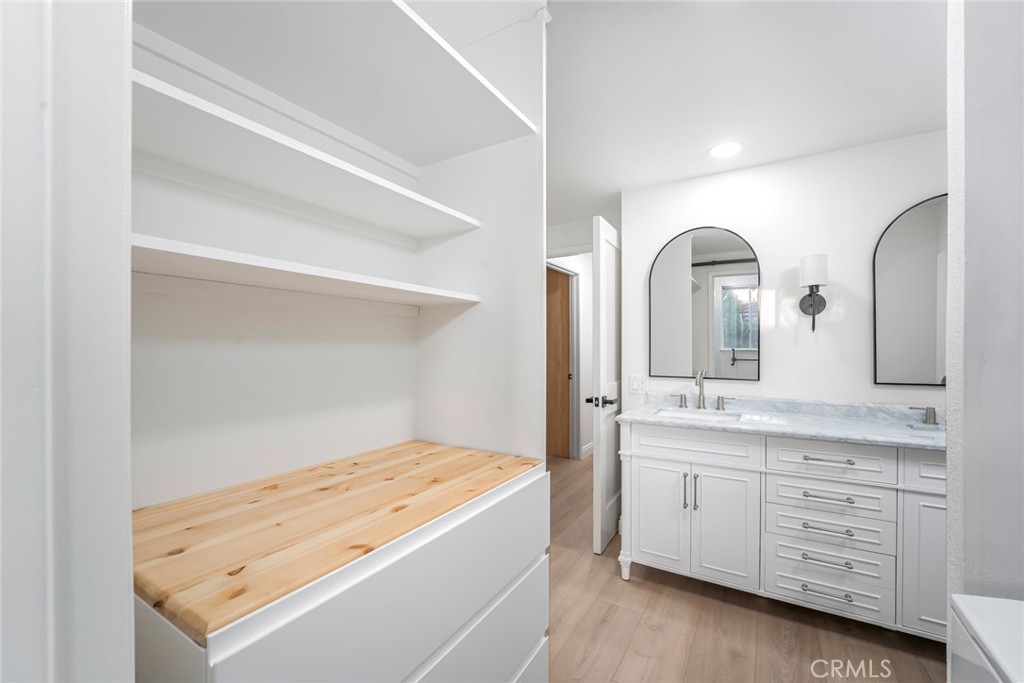 MLS #OC25255577 image #17