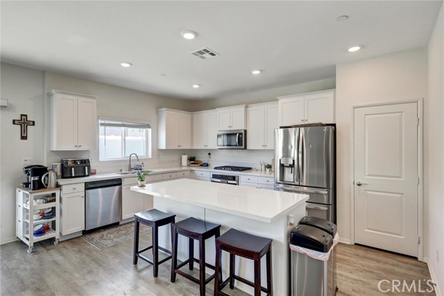 Detail Gallery Image 4 of 39 For 31214 Linden Flower Rd, Winchester,  CA 92596 - 4 Beds | 3/1 Baths