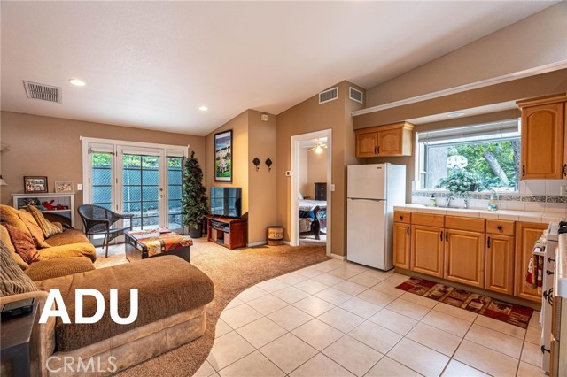 24208 Heritage Lane, Newhall CA: https://media.crmls.org/medias/e3ec69e5-d60e-46a8-a8d4-5bdf3c85fab1.jpg