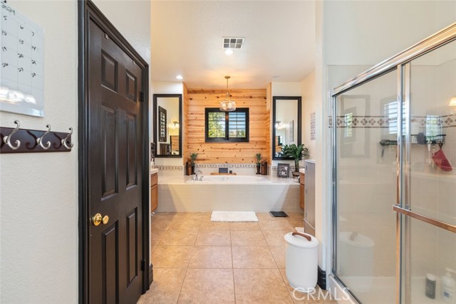 18265 Fort Lauder Lane, Perris CA: https://media.crmls.org/medias/e3ec81c7-cd32-40c1-9d7b-8a59376adc8a.jpg