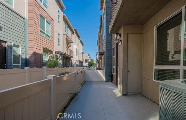 Detail Gallery Image 27 of 29 For 20625 Desert Ash, Winnetka,  CA 91306 - 4 Beds | 4 Baths