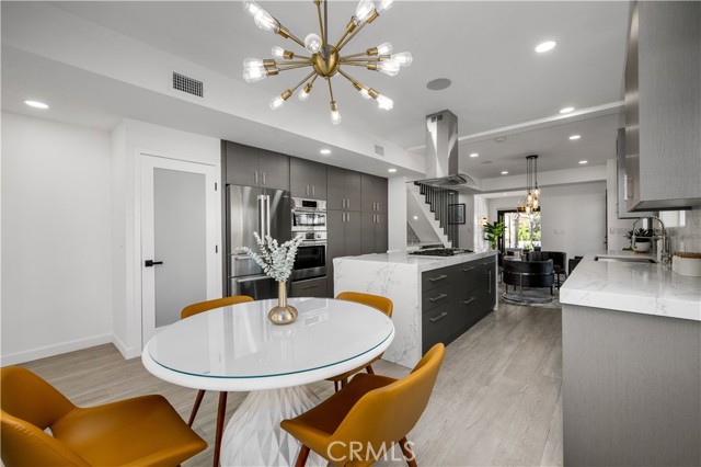 Detail Gallery Image 11 of 27 For 122 21st, Huntington Beach,  CA 92648 - 3 Beds | 4/1 Baths