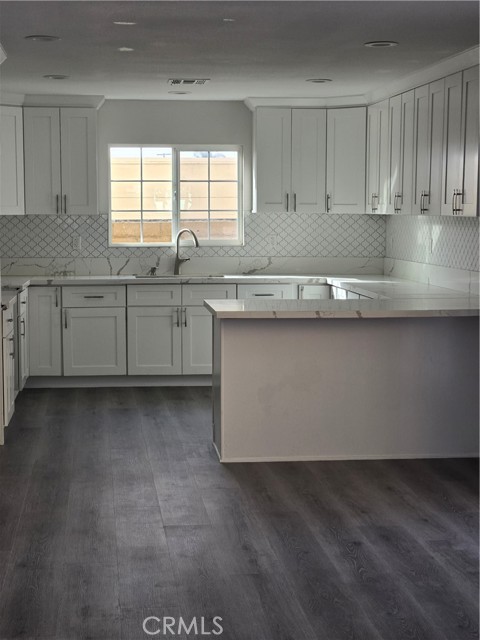 Front Image Thumbnail for CRDW25268973