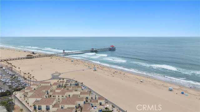 711 Pacific Coast, Huntington Beach CA: https://media.crmls.org/medias/e3ee1b17-60a3-4e81-88a8-badf81c397c0.jpg