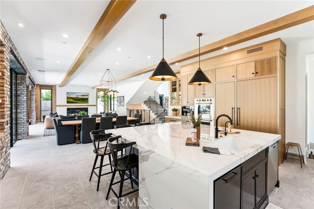 1831 Newport Hills E Drive, Newport Beach CA: https://media.crmls.org/medias/e3efcb5a-88c0-4e44-9e41-8961ce23f3ce.jpg