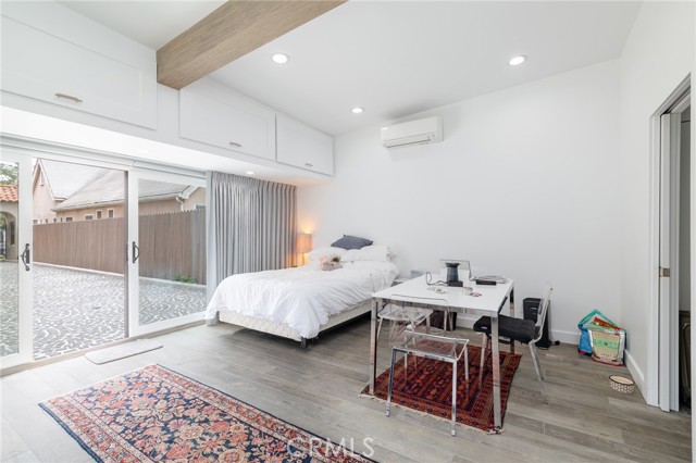 Detail Gallery Image 32 of 39 For 1949 N Catalina Street, –,  CA 90027 - 6 Beds | 5 Baths