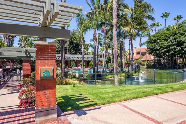 Detail Gallery Image 18 of 28 For 16 Monterey Ct, Manhattan Beach,  CA 90266 - 3 Beds | 3 Baths