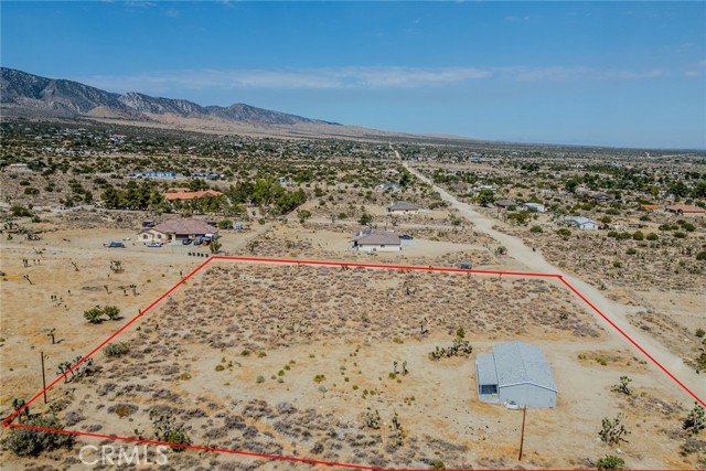 1573 Smoke Tree Road, Pinon Hills CA: https://media.crmls.org/medias/e3f16eb3-dd5b-428b-bb19-04e5583adea0.jpg