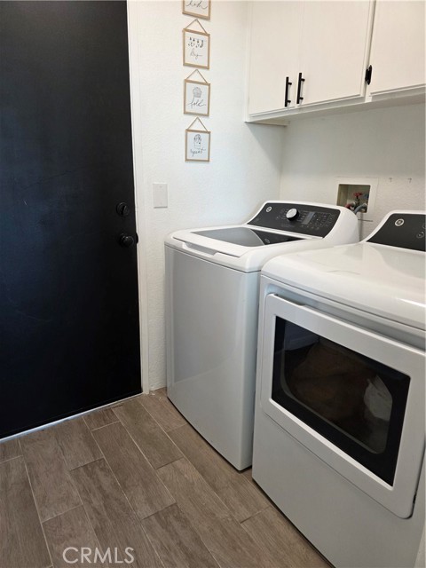 Detail Gallery Image 14 of 33 For 3330 Garnet, Rosamond,  CA 93560 - 5 Beds | 3 Baths