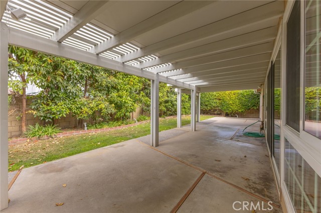 10281 Kings Street, Los Alamitos CA: https://media.crmls.org/medias/e3f20755-509a-447f-8276-9795dccc4d4b.jpg
