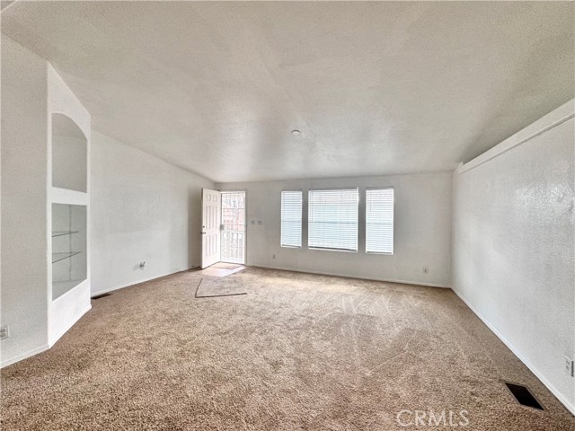 Detail Gallery Image 6 of 14 For 45465 25th St #72,  Lancaster,  CA 93535 - 3 Beds | 2 Baths