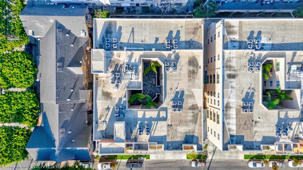 https://media.crmls.org/medias/e3f39313-769e-4334-8eb8-152467b040dc.jpg?preset=X-Large